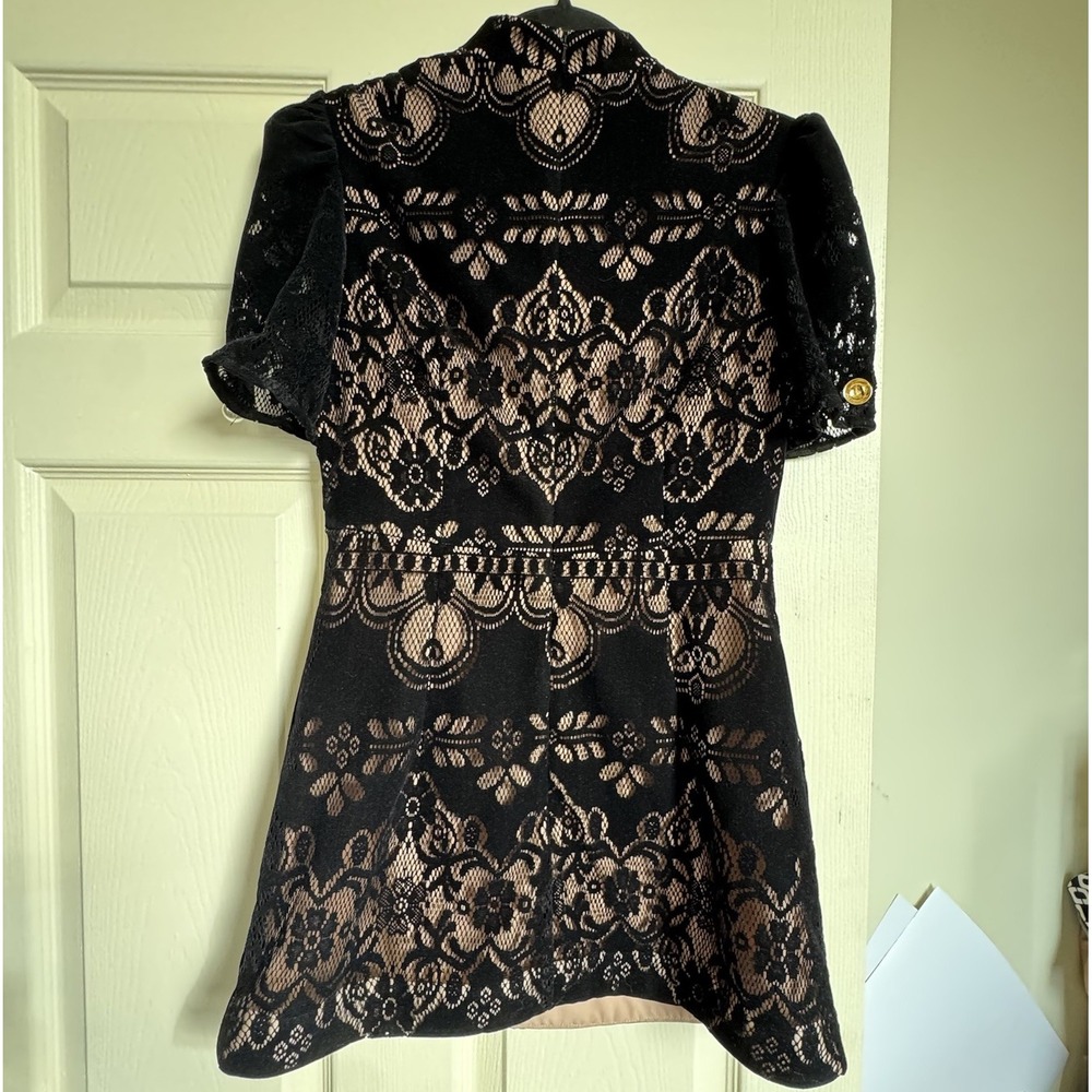 McCall Women's Lace Skirt Size 4 Black